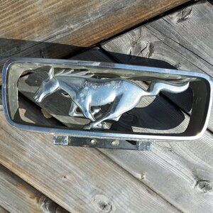VINTAGE Ford Motor Co. MUSTANG Running Horse Center Grill Heavy Chrome